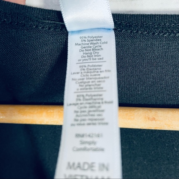 Lularoe | Noir Collection classic t - Picture 3 of 6